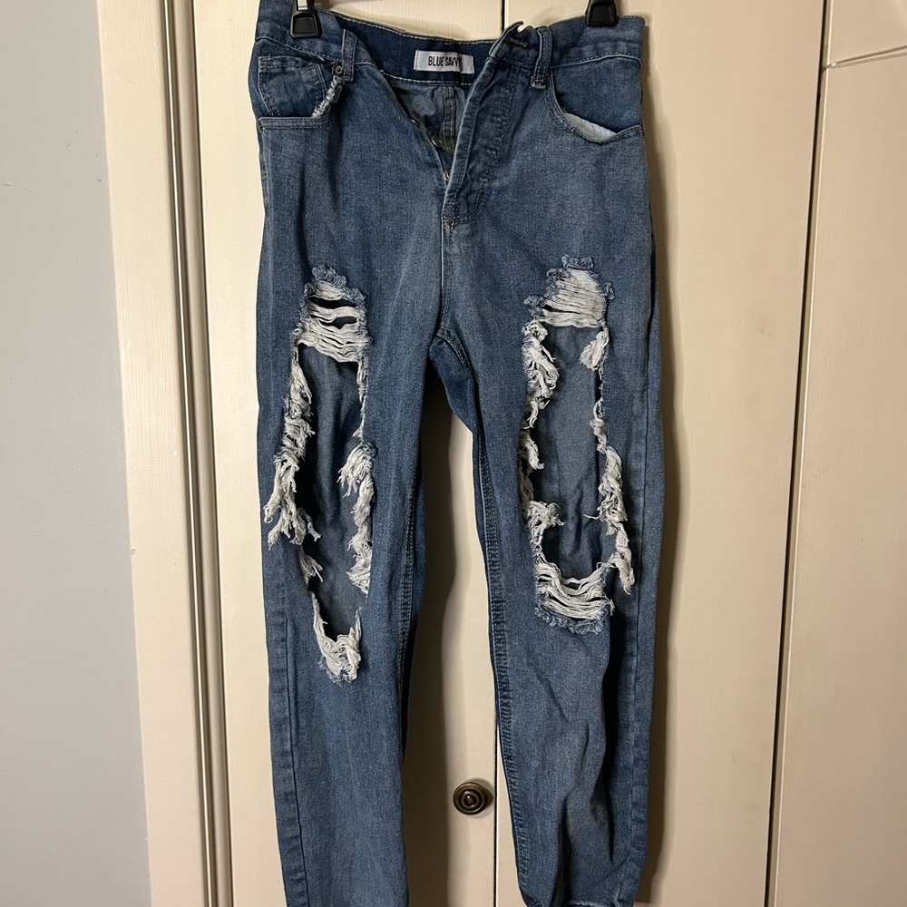 Ripped Boyfriend Jeans in Classic Blue